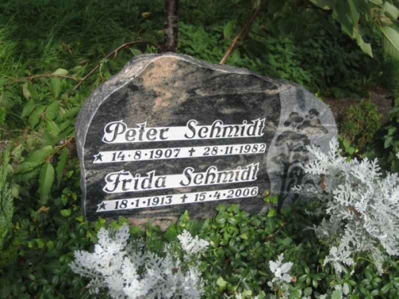 Frida Schmidt.jpg